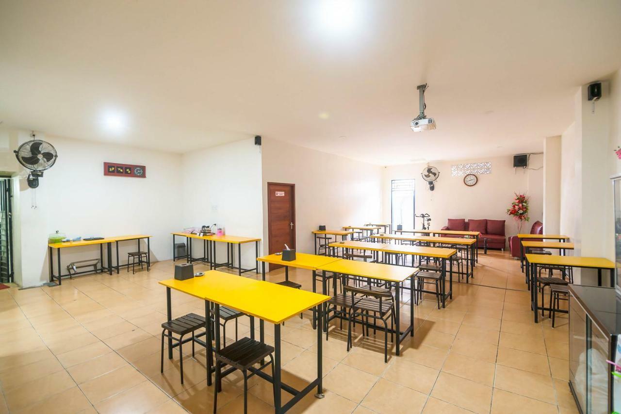 Sentosa Guest House Pontianak Eksteriør bilde